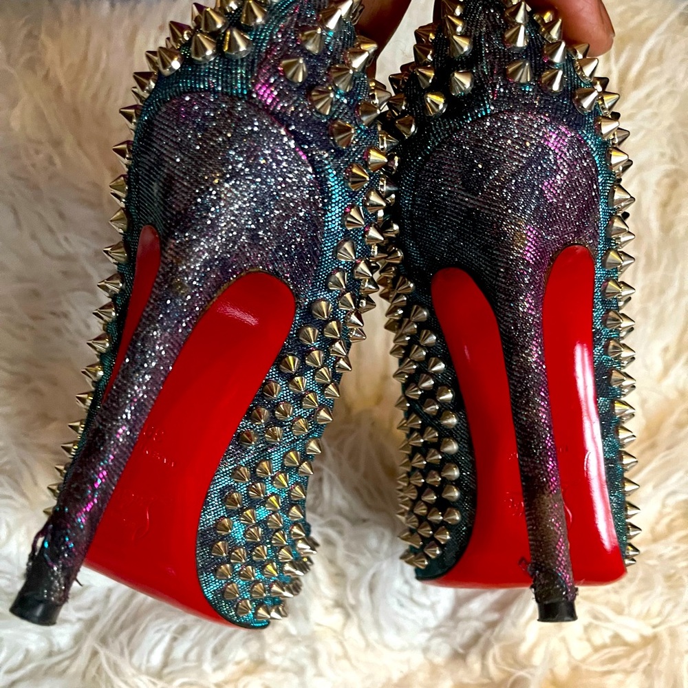 Christian Louboutin pumps size 39